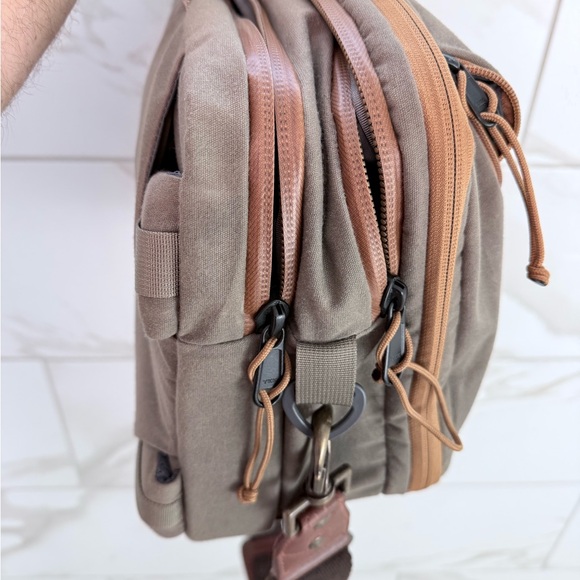 MYSTERY RANCH 3 in 1 Men's Brown Messenger Bag - Picture 3 of 10